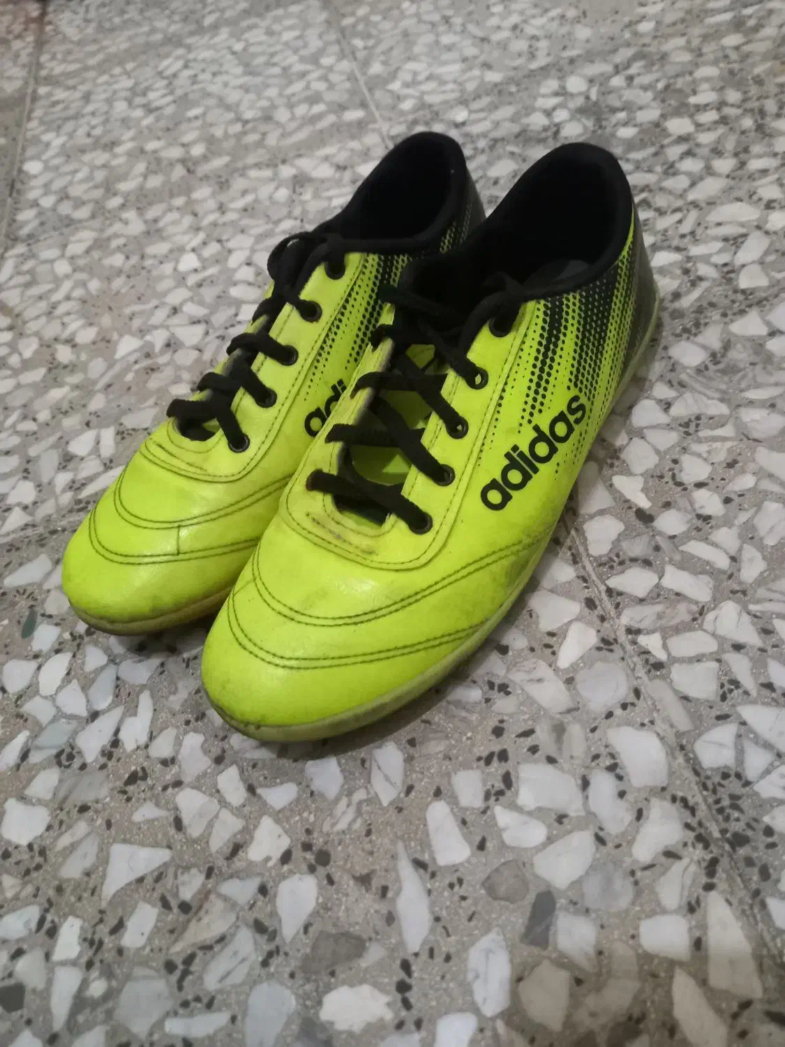 کفش فوتبال سایز ۴۳|کیف، کفش، کمربند|قدس, شهر‌قدس|دیوار