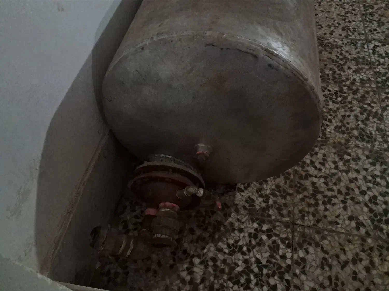 تانکر ۵۰۰ لیتری آب سالم و تمیز|مصالح و تجهیزات ساختمان|فیروزکوه, |دیوار