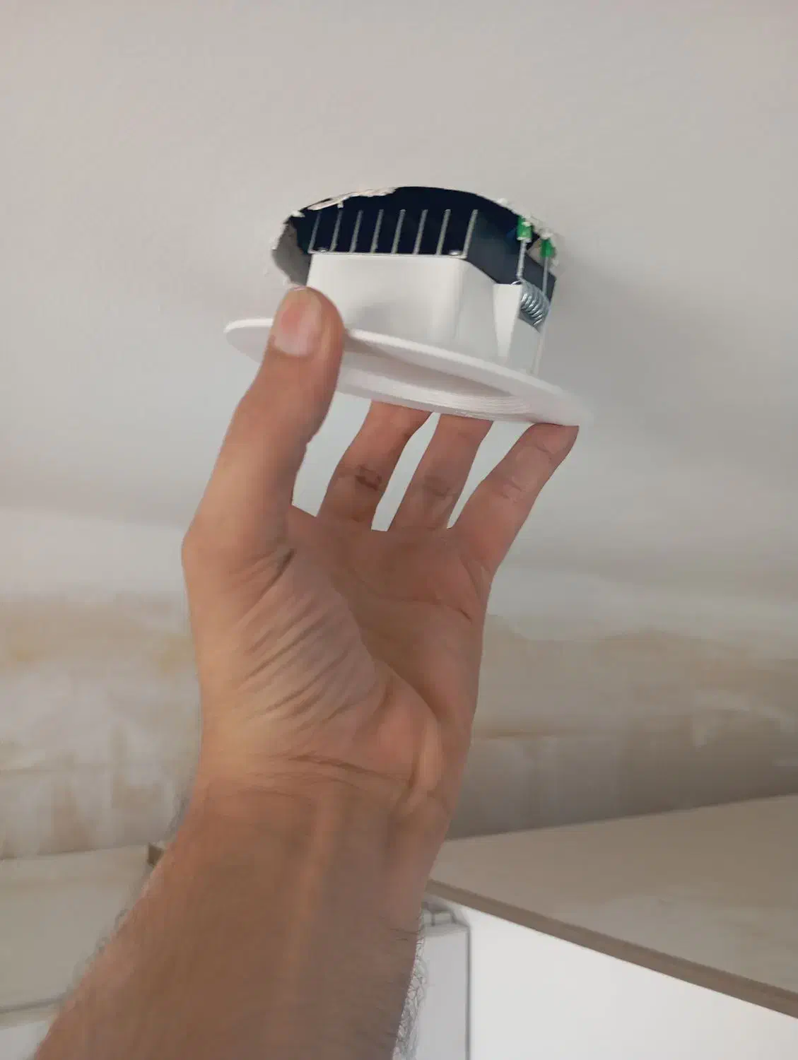 برق ساختمان و نور پردازی مغازه ها|خدمات پیشه و مهارت|گرگان, |دیوار