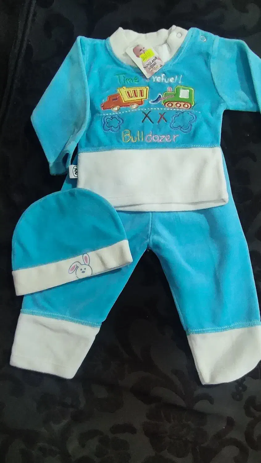 ست مخمل نوزادی|کفش و لباس بچه|شهرکرد, |دیوار