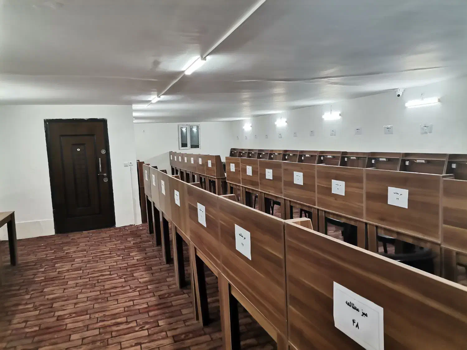 میز مطالعه سالن مطالعه و صندلی|میز تحریر و کامپیوتر|بوشهر, |دیوار