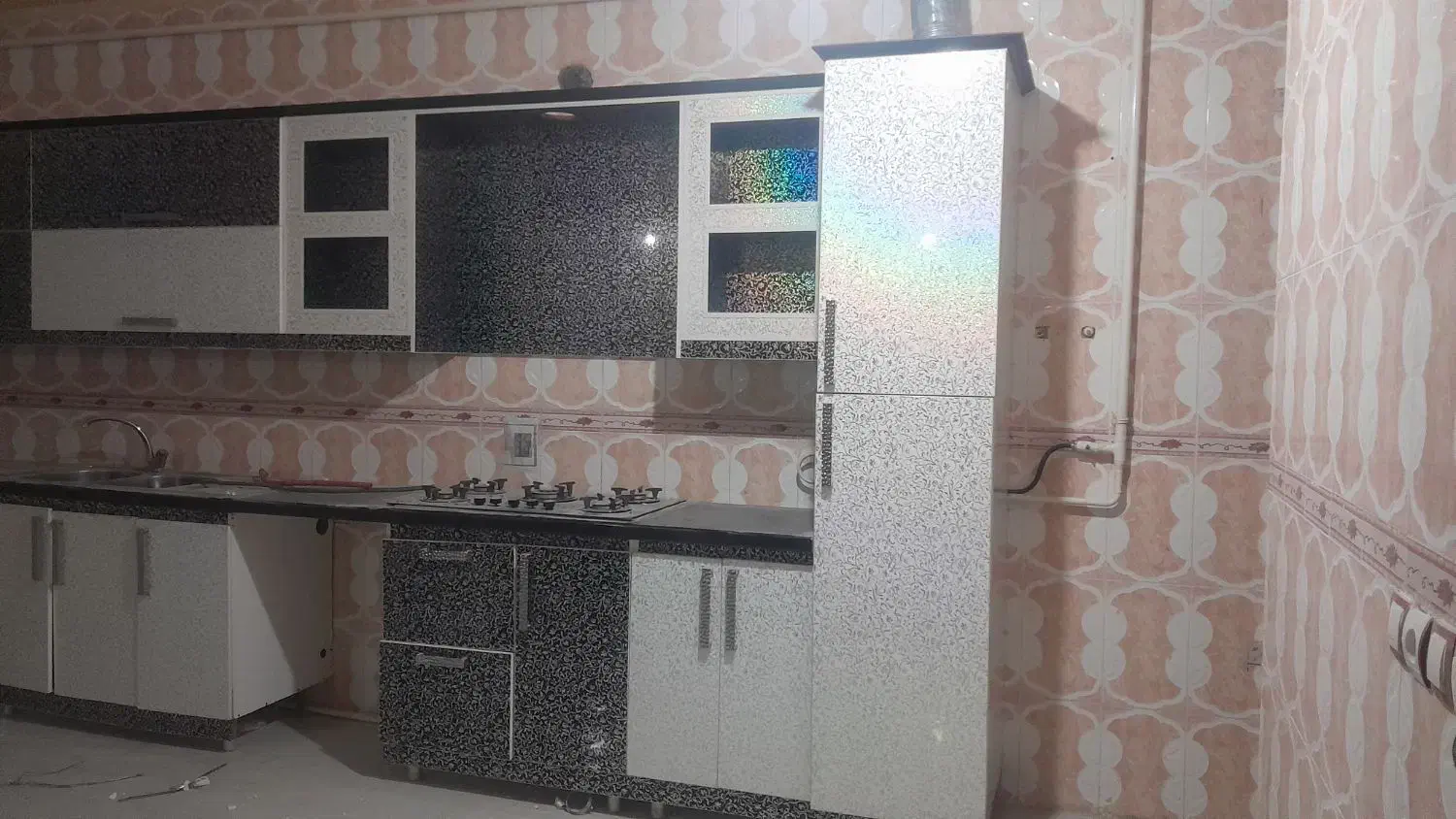 نصاب وجابجایی کمددیواری وکابینت|خدمات پیشه و مهارت|دهلران, |دیوار