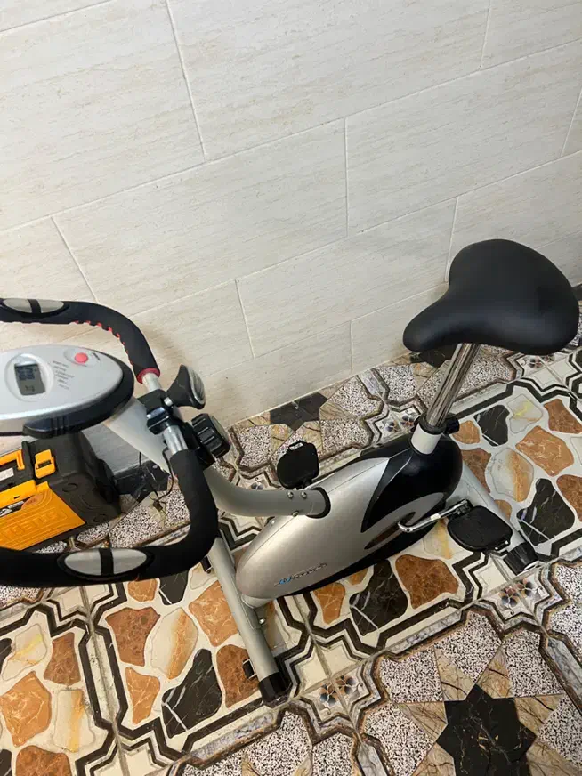 دوچرخه ثابت|تجهیزات ورزشی|شیراز, شهرک بزین|دیوار