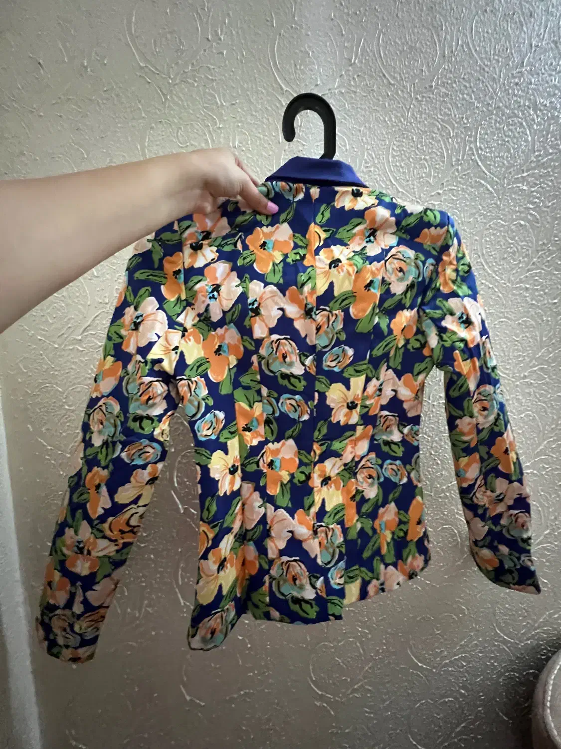 کت مجلسی باربی|لباس|نور, |دیوار