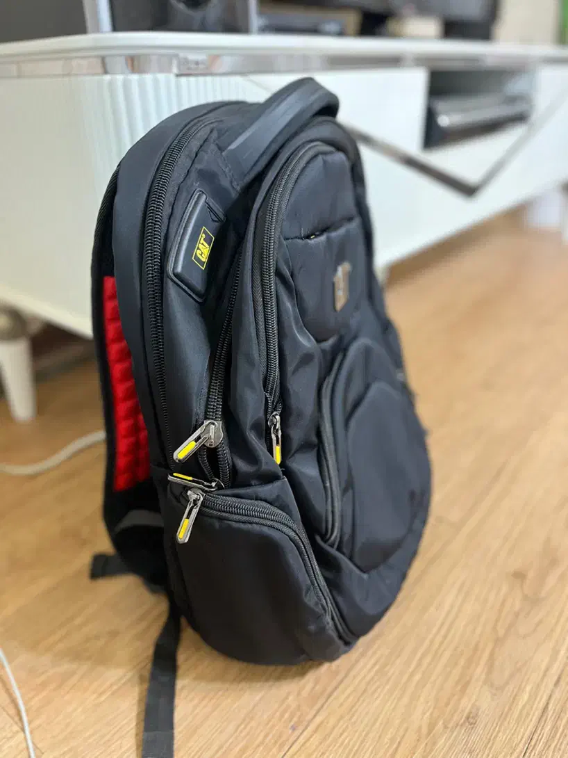 کوله پشتی|کیف، کفش، کمربند|کیش, |دیوار