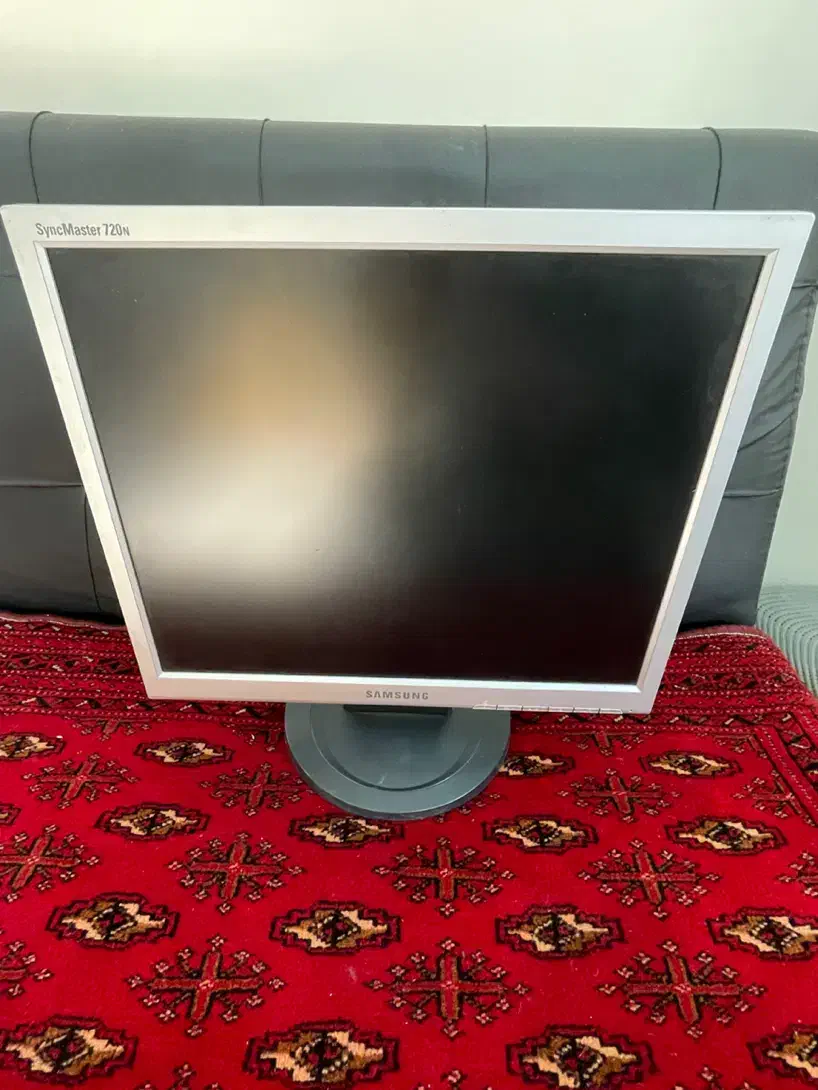 مانیتور های الجی و سامسونگ ۱۷ اینچ|قطعات و لوازم جانبی رایانه|تهران, فردوسی|دیوار