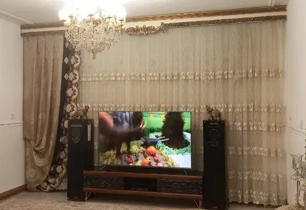 پرده حریر ترک گل برجسته با والن مخمل و نگین دوزی|پرده، رانر، رومیزی|هشتگرد, هشتگرد قدیم|دیوار