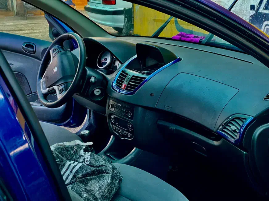 207 پانا1400|خودرو سواری و وانت|شیراز, قدوسی شرقی|دیوار