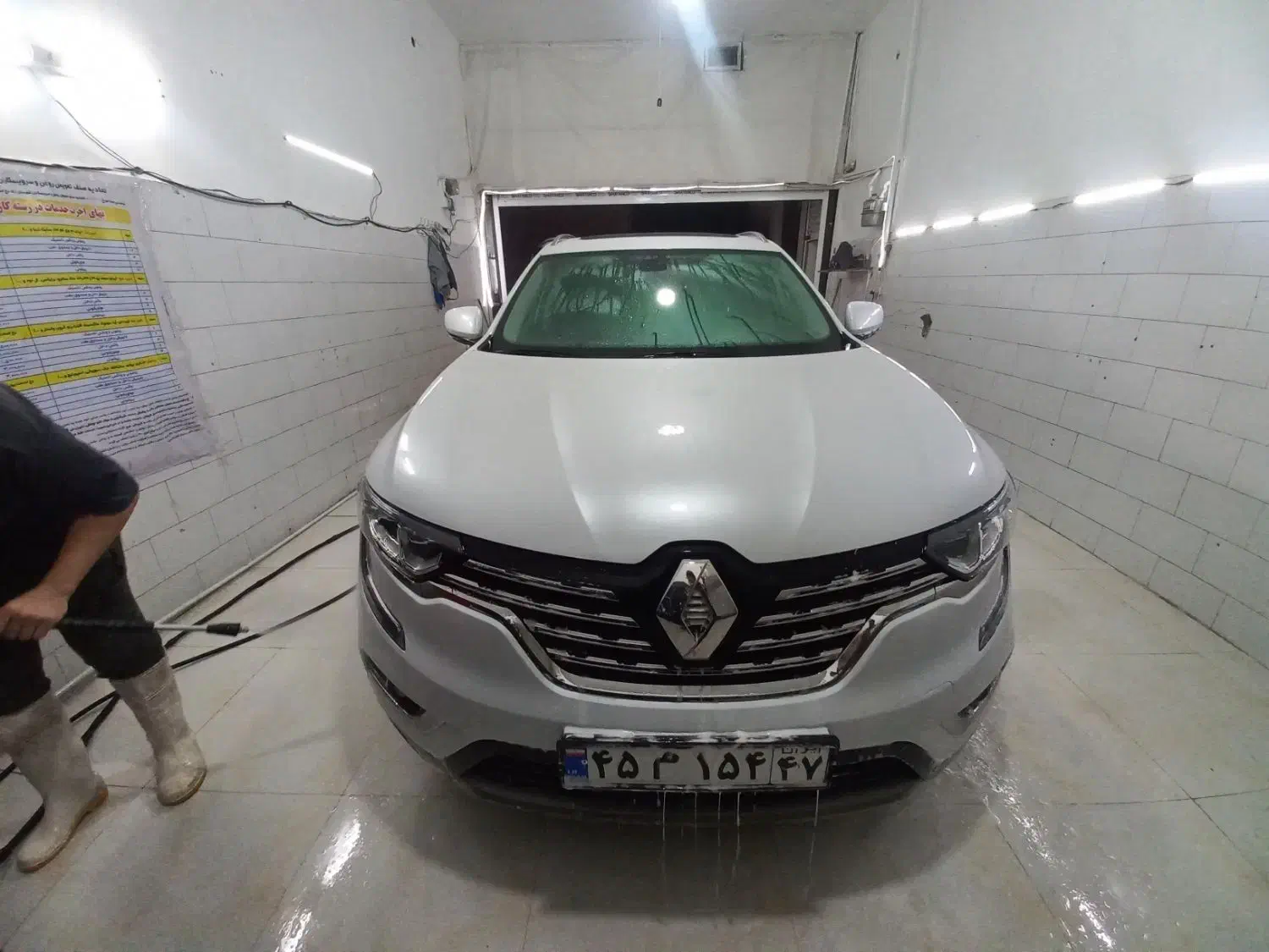 مرکز تخصصی صفرشویی کابین وجرمگیری بدنه و کارواش|خدمات موتور و ماشین|اراک, |دیوار