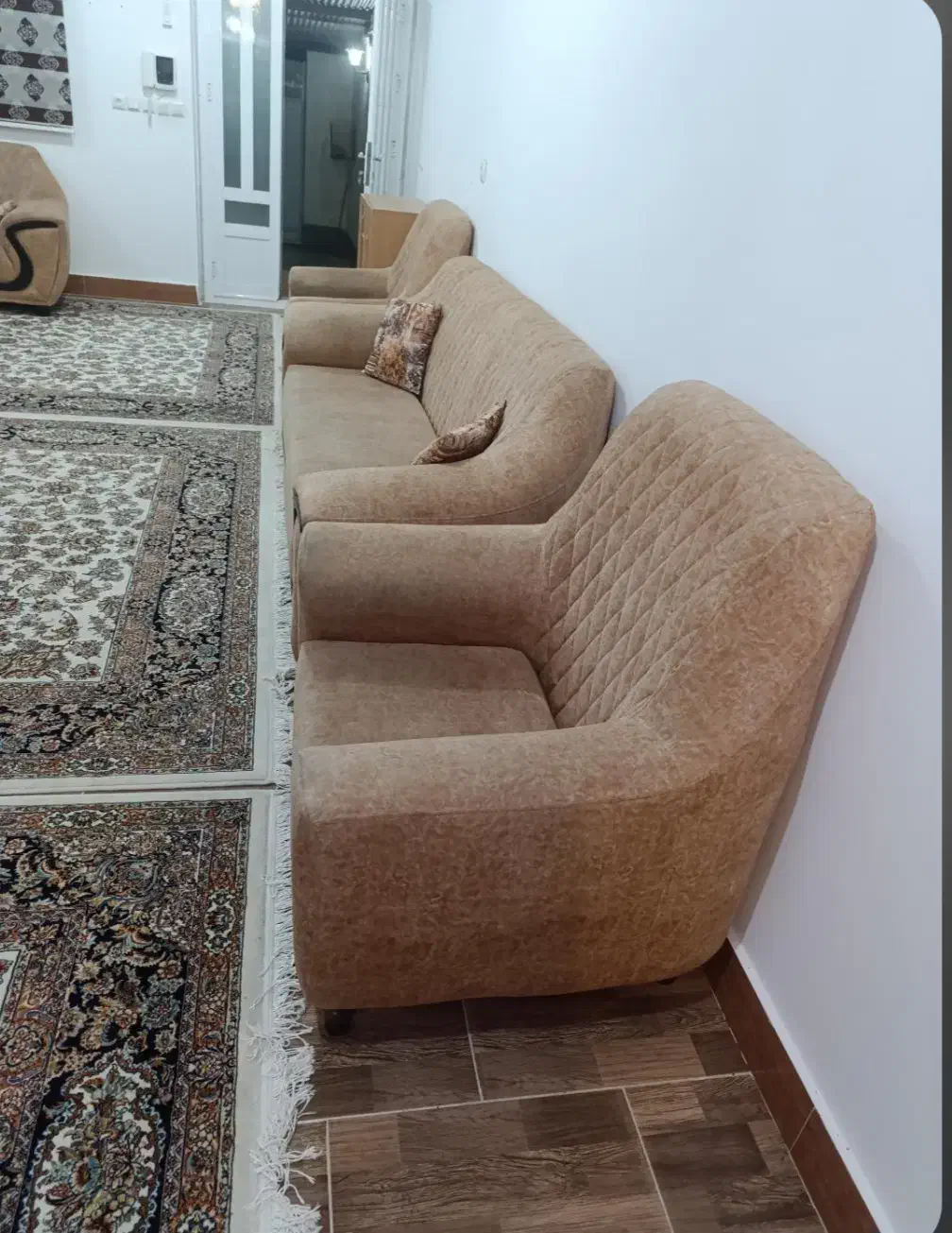 مبل ۷ نفره و فرش ۹ متری|مبلمان خانگی و میز عسلی|گنبد کاووس, |دیوار