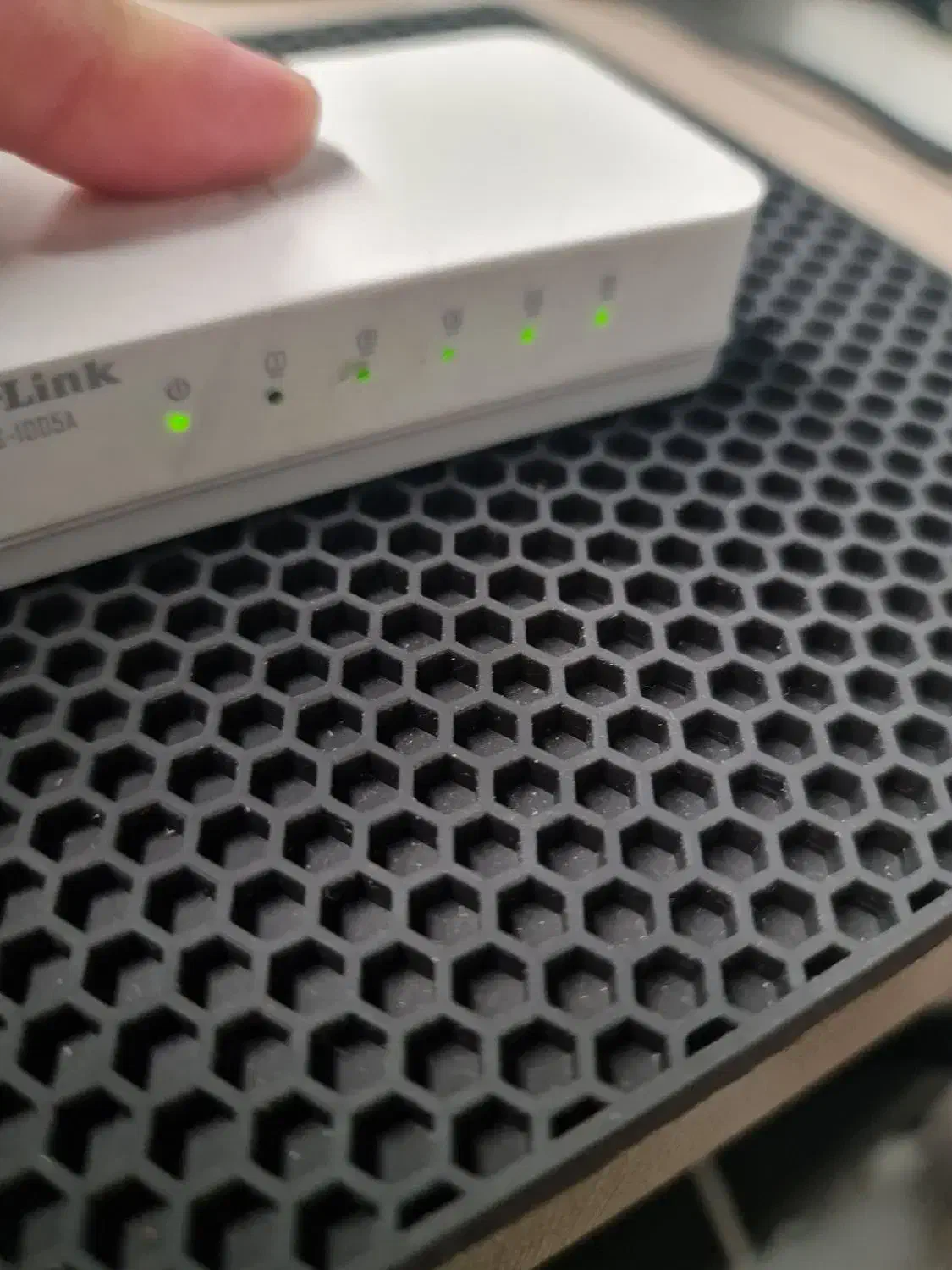 سوئیچ ۴ پورت دی لینک Dlink|مودم و تجهیزات شبکه|تهران, سازمان برنامه شمالی|دیوار