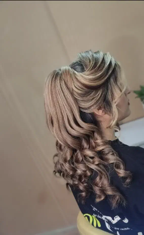 جشنواره میکاپ و شینیون حرفه ای|خدمات آرایشگری و زیبایی|ملایر, |دیوار