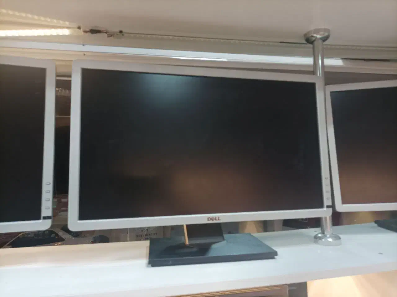 مرکز پخش مانیتور ۲۳ اینچی dell|قطعات و لوازم جانبی رایانه|سمنان, |دیوار