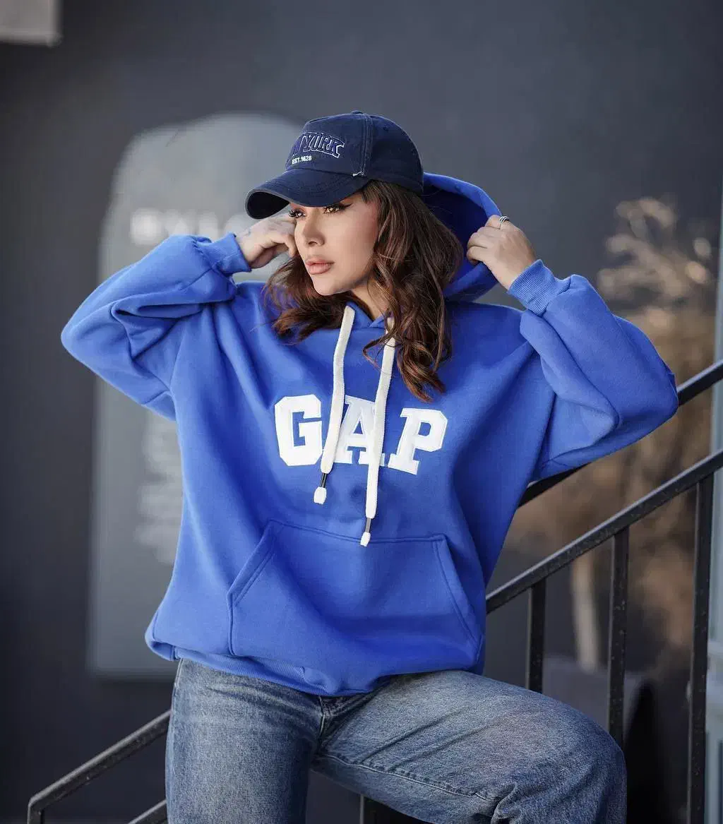 هودی ،در رنگبندی کامل|لباس|کمیجان, |دیوار