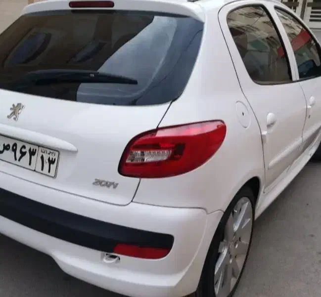 نصب تخصصی شیشه دودی اورجینال در محل مشتری|خدمات موتور و ماشین|کاشان, دانش|دیوار