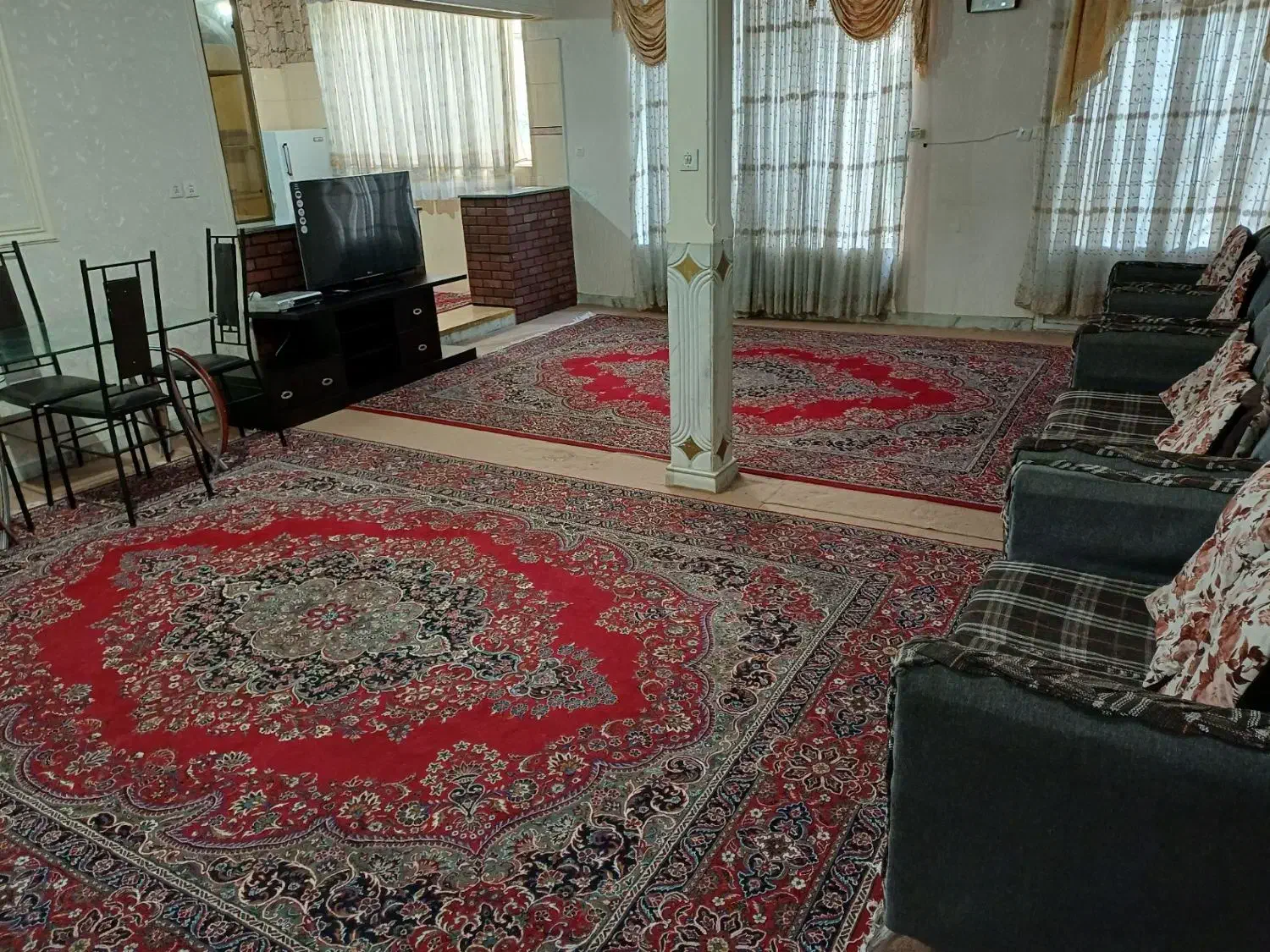 منزل ویلایی باصفا وبزرگ|اجارهٔ کوتاه‌مدت آپارتمان و سوئیت|همدان, |دیوار