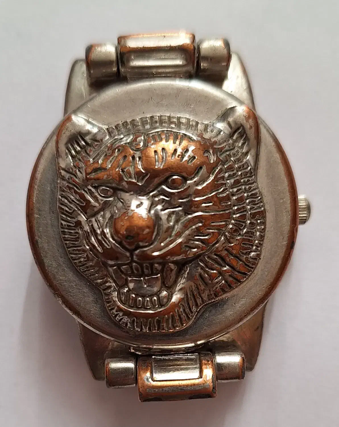 ساعت قدیمی|ساعت|اندیشه, اندیشه فاز ۳|دیوار