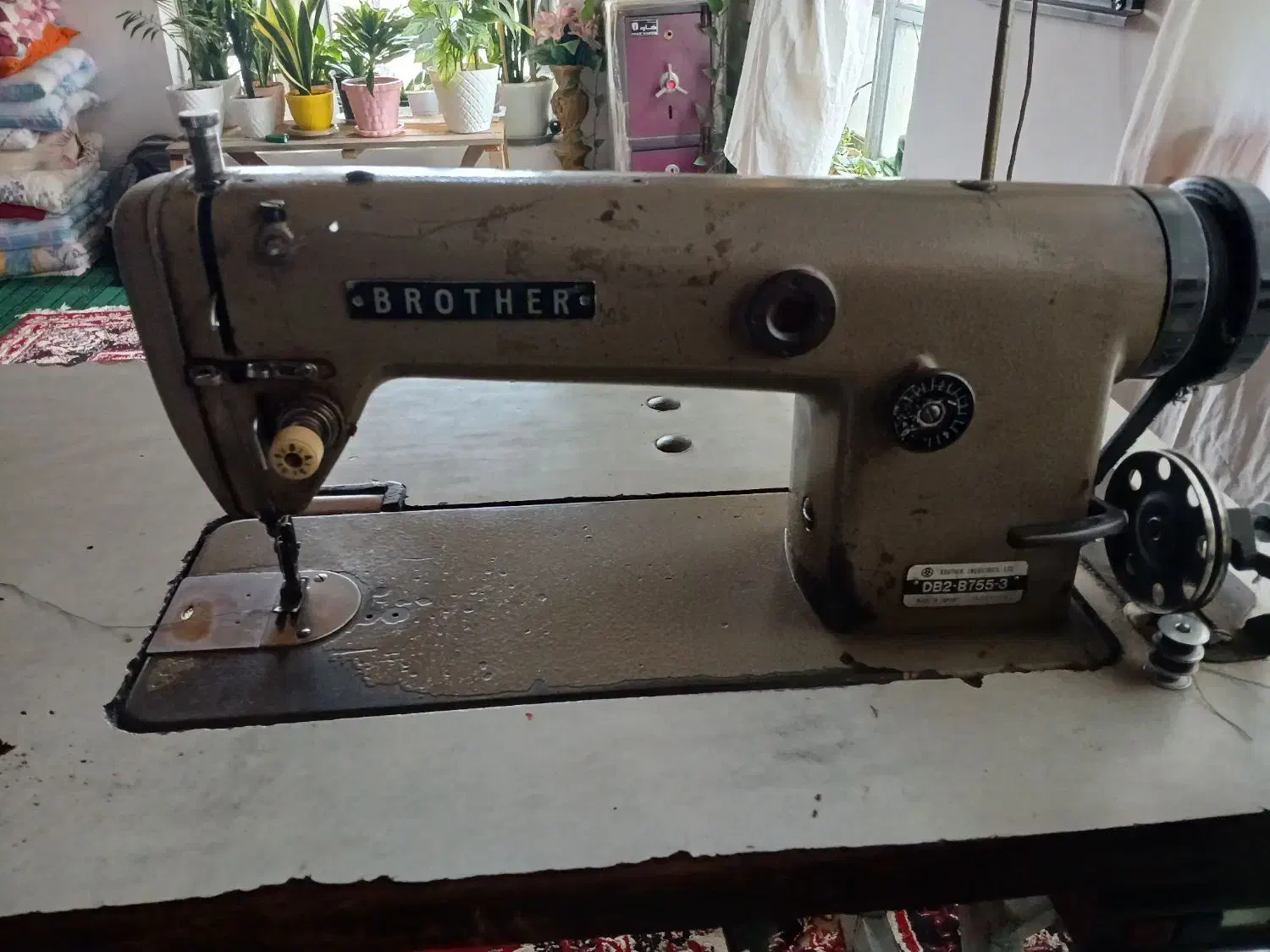 چرخ دوسوزنه و راسته دوز|چرخ خیاطی و ریسندگی|چوبر, |دیوار