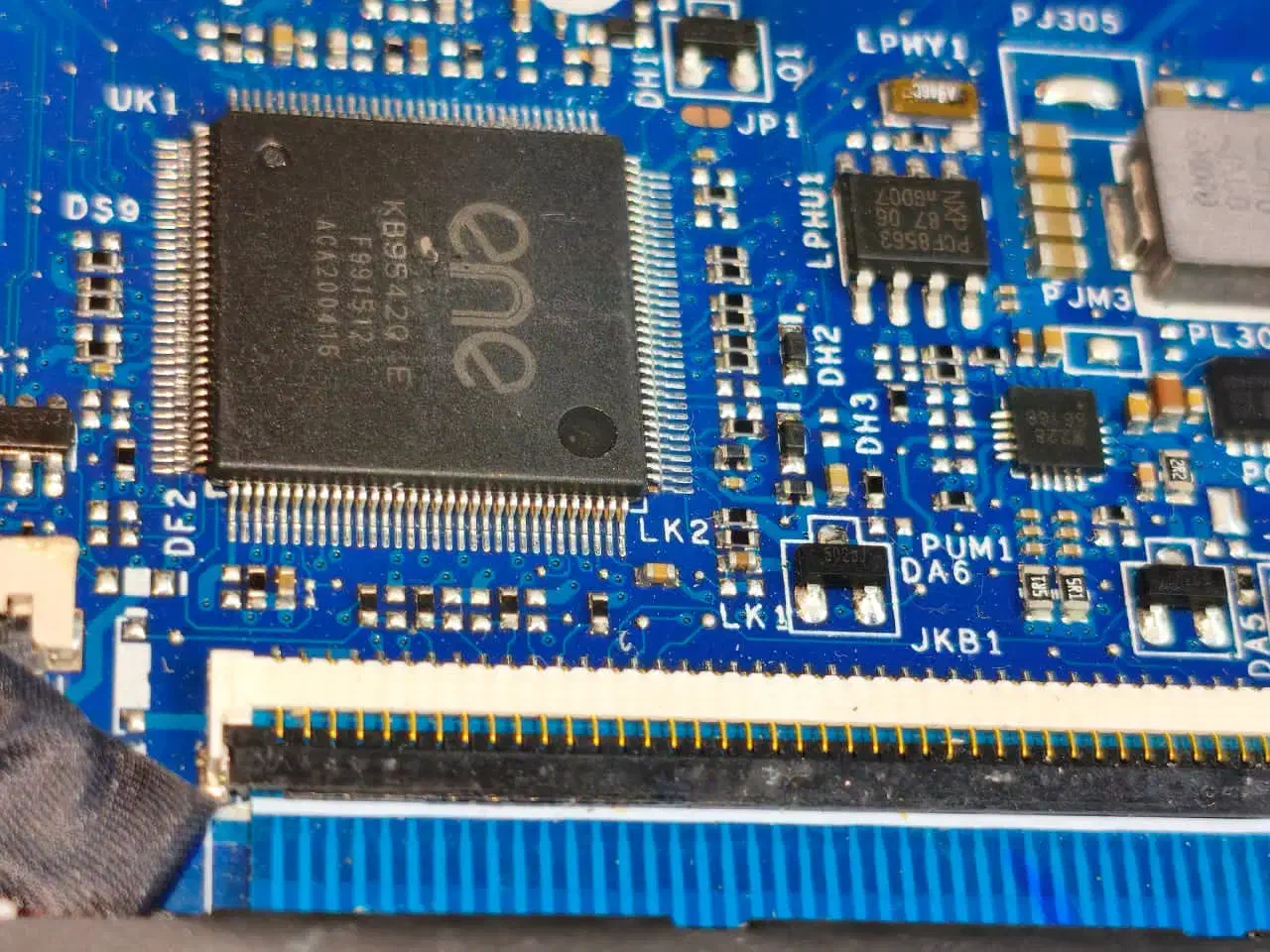 تعمیر تخصصی لپتاپ و کامپیوتر و لوازم جانبی|خدمات رایانه‌ای و موبایل|بجنورد, |دیوار