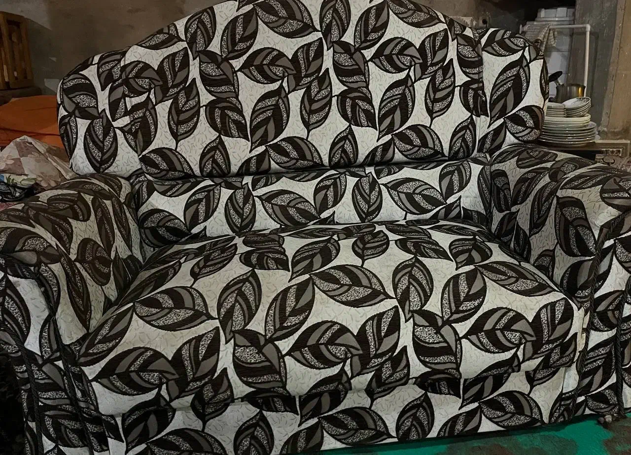 مبل راحتی ۴ نفره|مبلمان خانگی و میز عسلی|قائم‌شهر, |دیوار