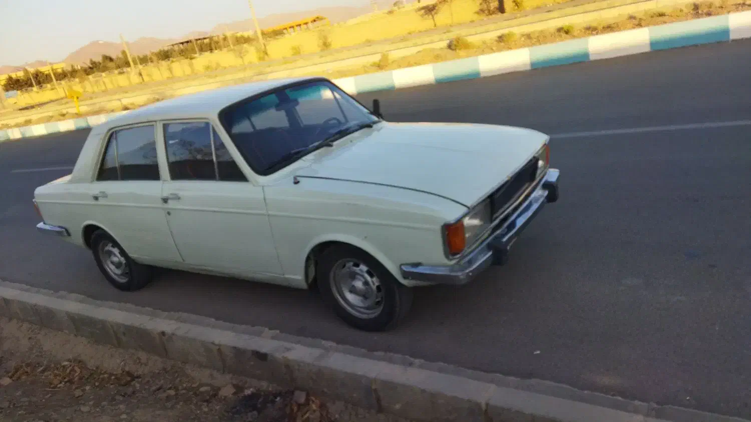 پیکان|خودرو سواری و وانت|اصفهان, رکن الدوله شرقی|دیوار