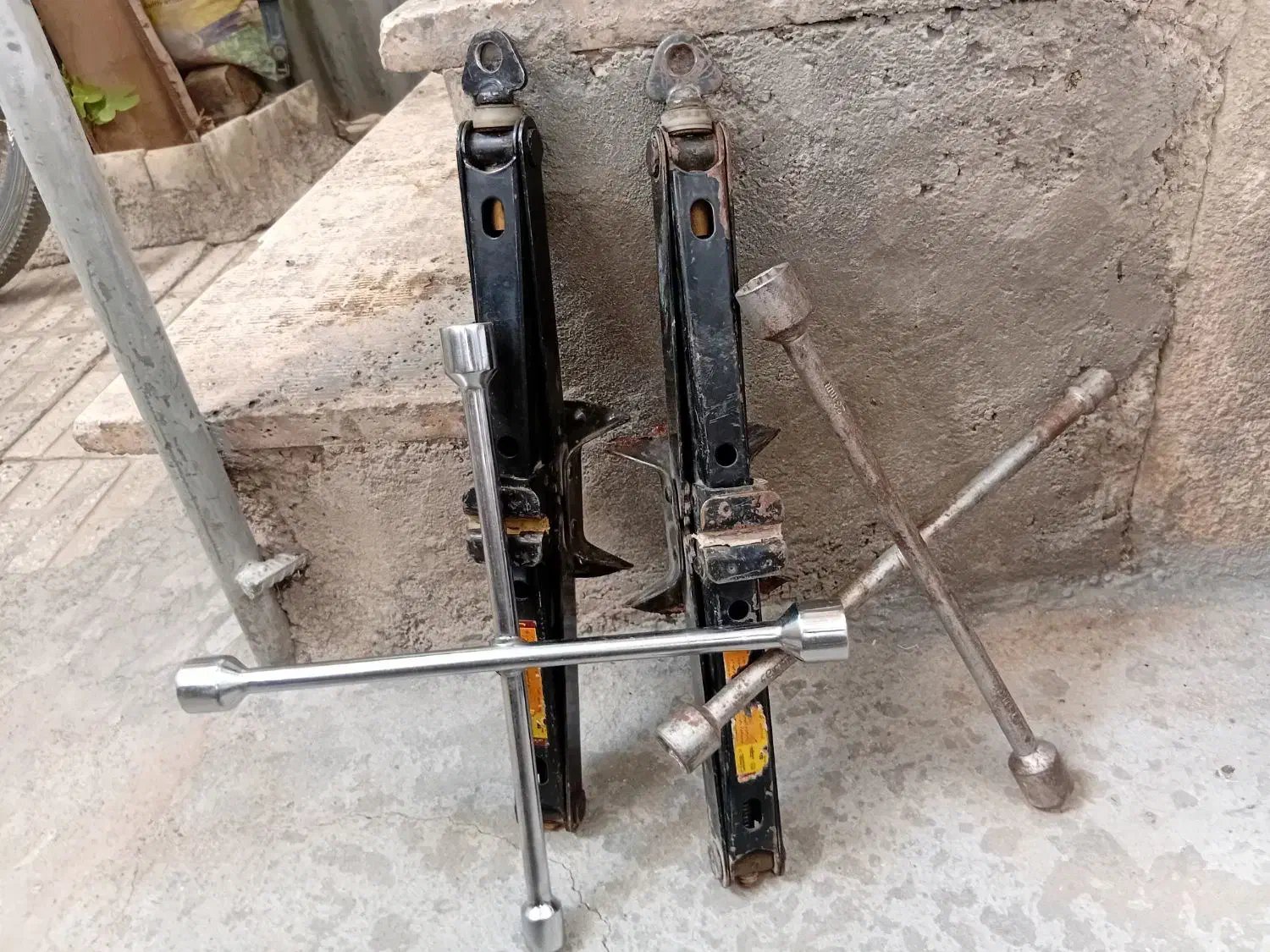 آچارچرخ|ابزارآلات|کامیاران, |دیوار