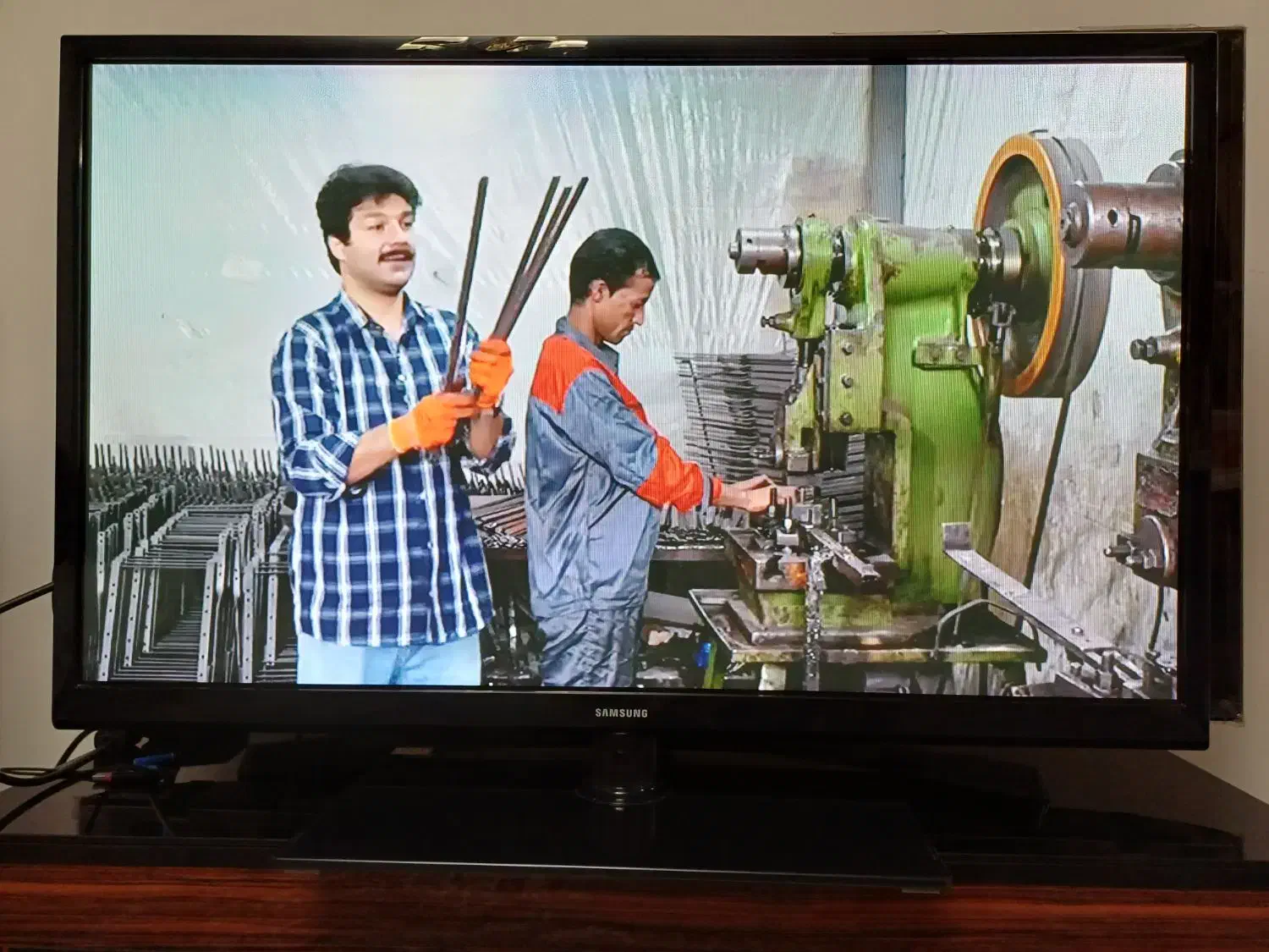 تلویزیون ۴۳ اینچ سامسونگ بسیارتمیزوسالم|تلویزیون و پروژکتور|کرج, کوی مدرس|دیوار