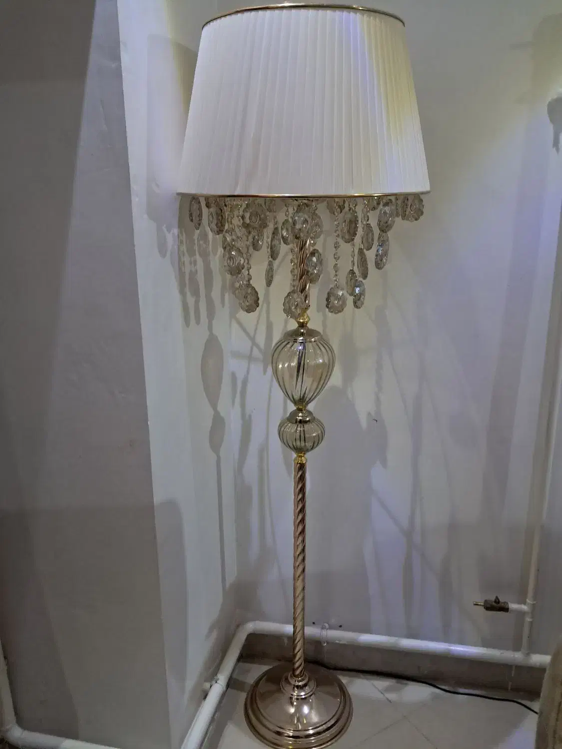 آباژور ایستاده|چراغ خواب و آباژور|تبریز, |دیوار