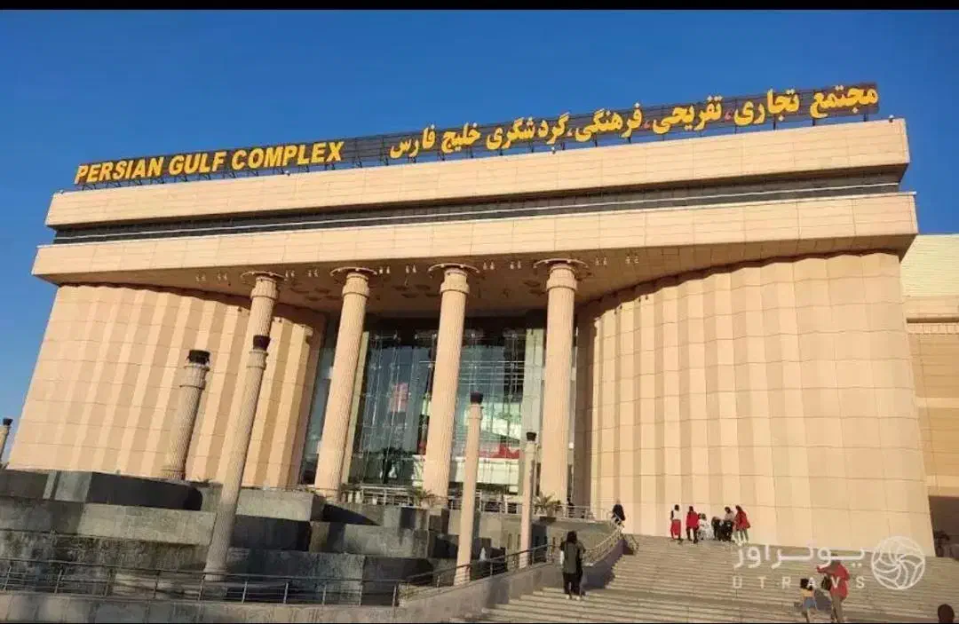 استخدام فروشنده خانم در فروشگاه پوشاک|استخدام بازاریابی و فروش|شیراز, شهرک قمشه|دیوار