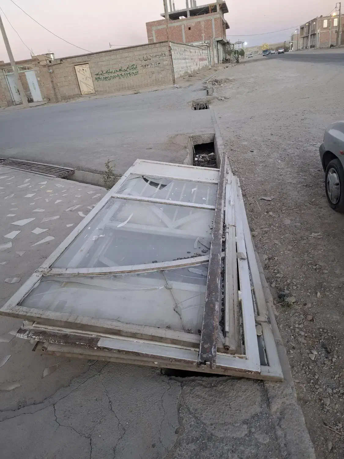 درب بزرگ|مصالح و تجهیزات ساختمان|ملکان, |دیوار