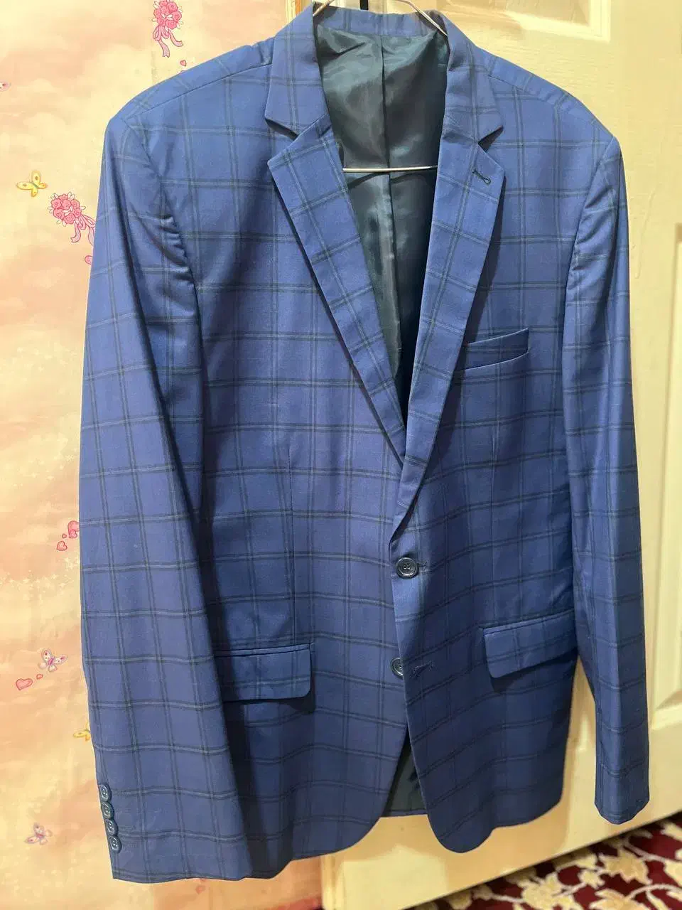 کت و کراوات|لباس|بابل, |دیوار