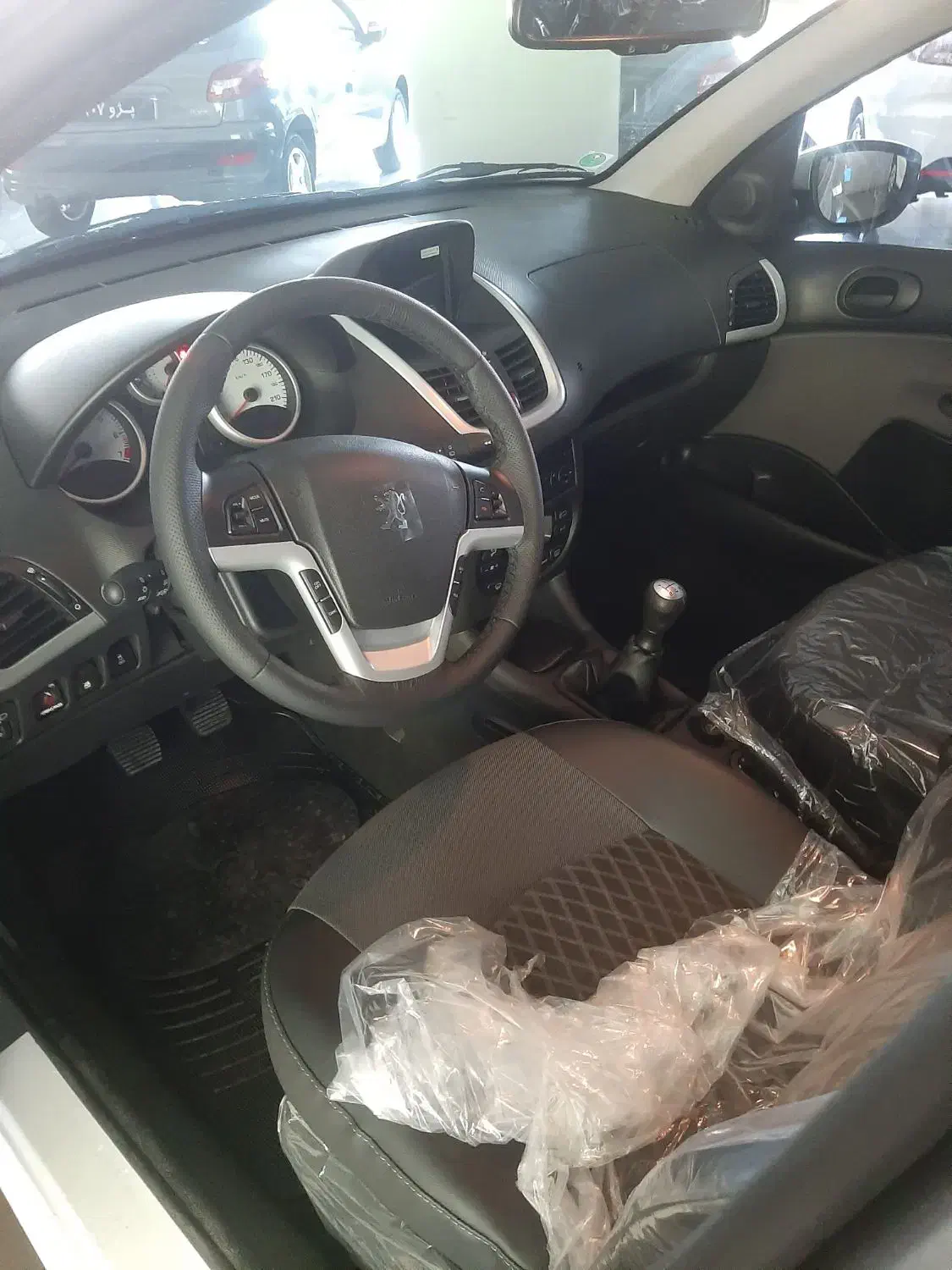 207پانوراما دنده ای|خودرو سواری و وانت|شیراز, شهرک بزین|دیوار