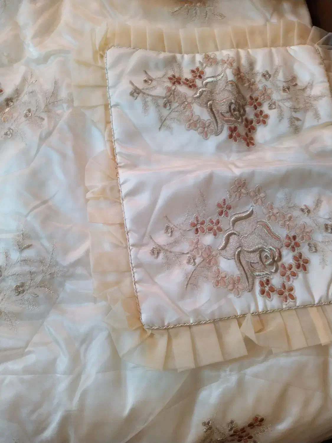 روتختی خامه دوزی خارجی نونو|سرویس روتختی|اصفهان, ناژوان|دیوار