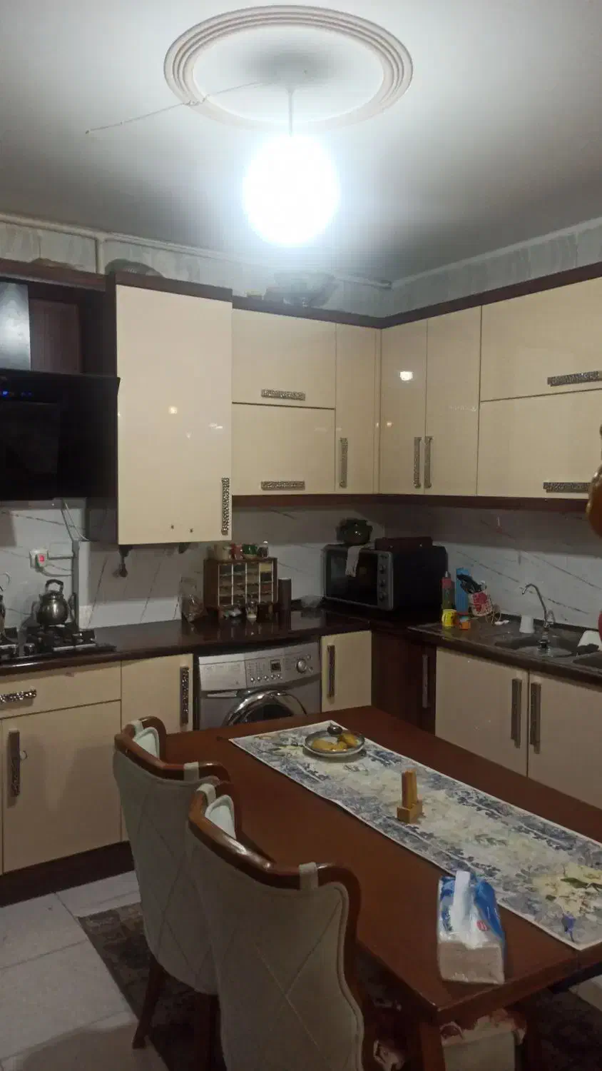 فروش اپارتمان۱۰۰متری۲خواب+۴۰مترتراس خیابان نواب|فروش آپارتمان|بیرجند, |دیوار