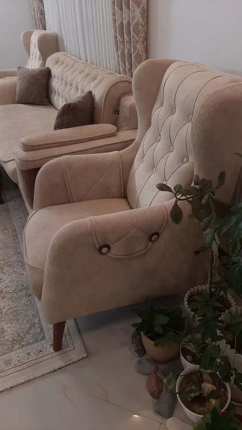 مبل  چستر فروشی ۱۲ نفره به همراه میز وعسلی|مبلمان خانگی و میز عسلی|سمنان, |دیوار