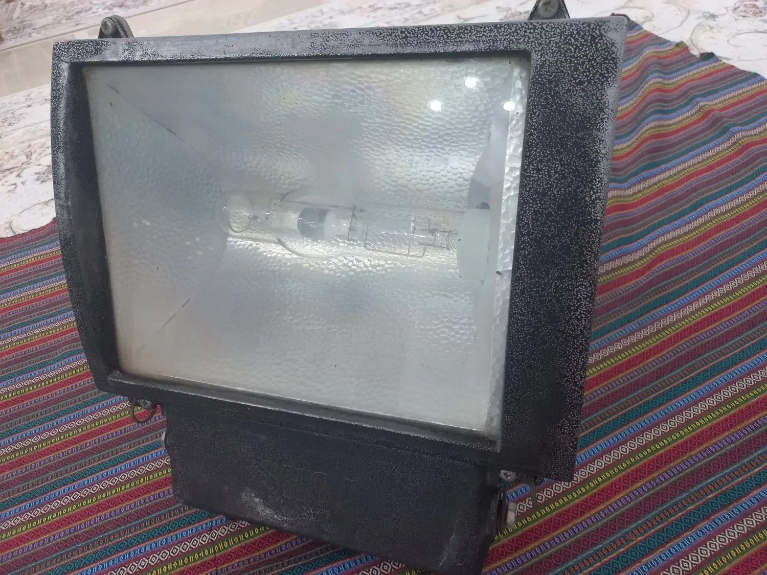 نورافکن بزرگ|لامپ و چراغ|مسجد سلیمان, |دیوار