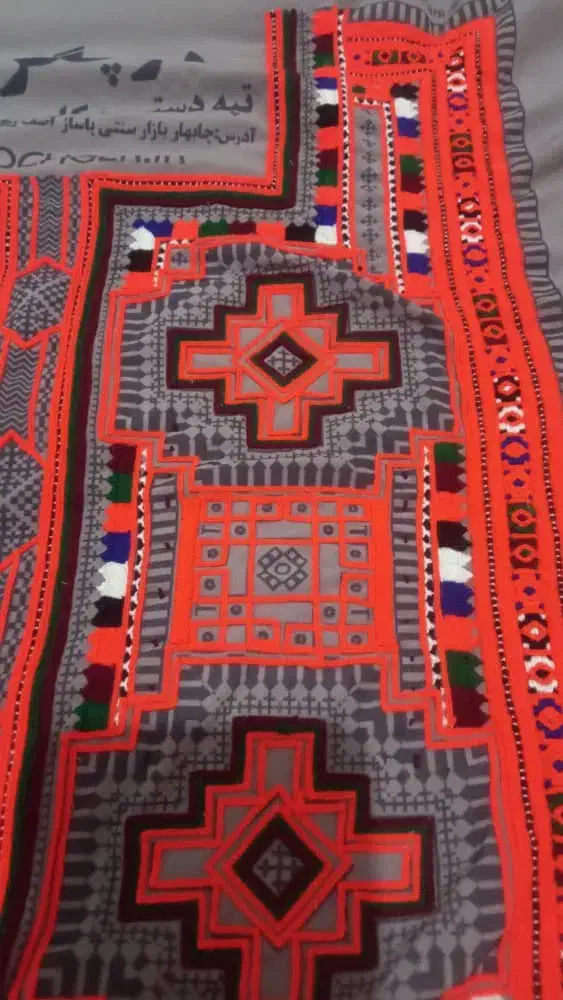 دوخت لباس تپه ای  پذیرفته میشود|لباس|بم, |دیوار