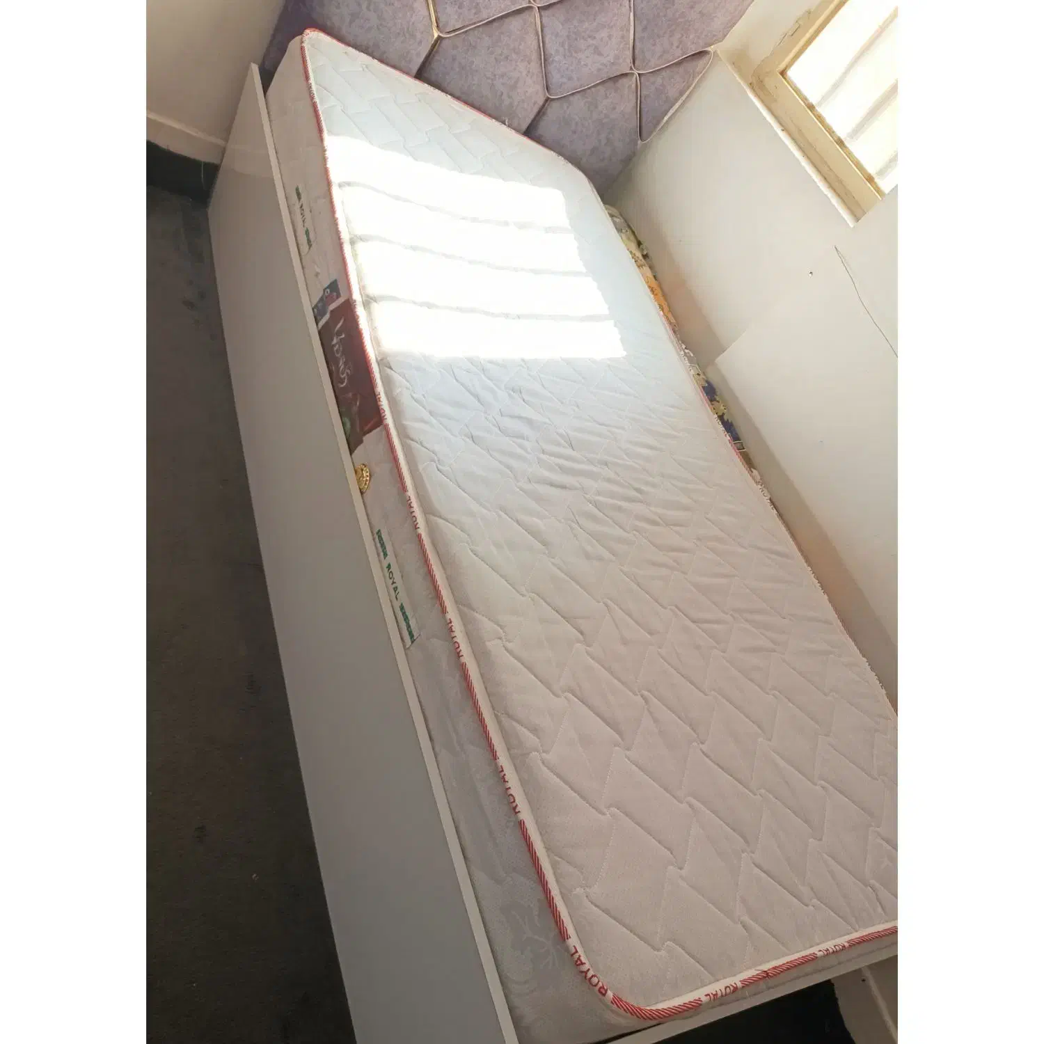 تخت خواب یک نفره با خوشخواب|تخت و سرویس خواب|قائن, |دیوار