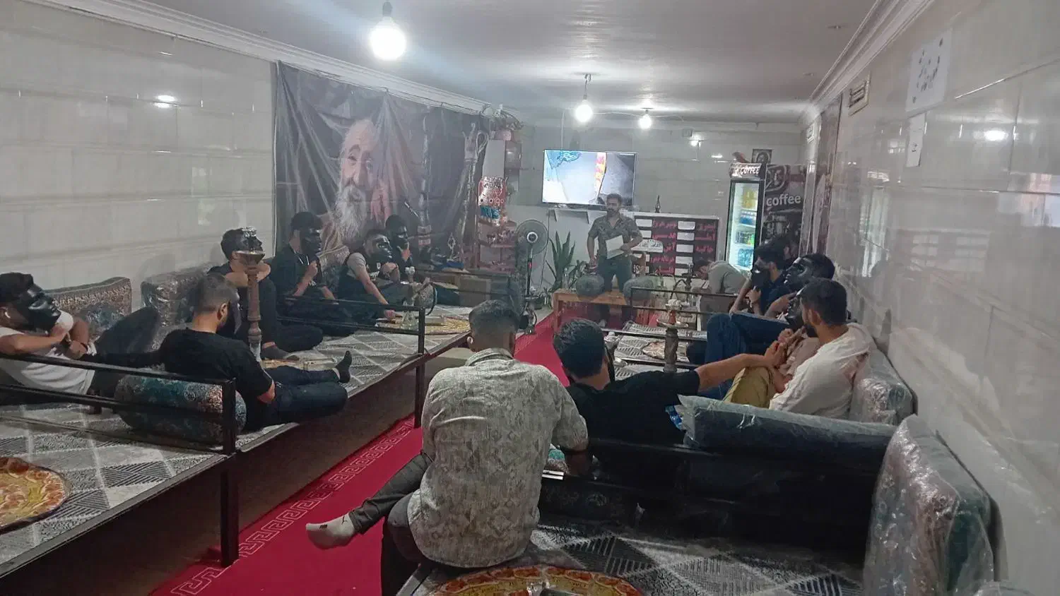 همکار جهت کار در کافه قهوه خانه سنتی خان.|استخدام خدمات فروشگاه و رستوران|یزد, |دیوار