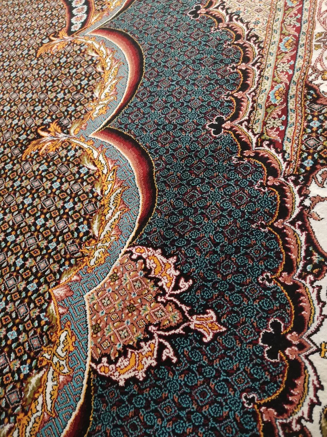 قالی پیدا شده|فرش|ساوه, |دیوار