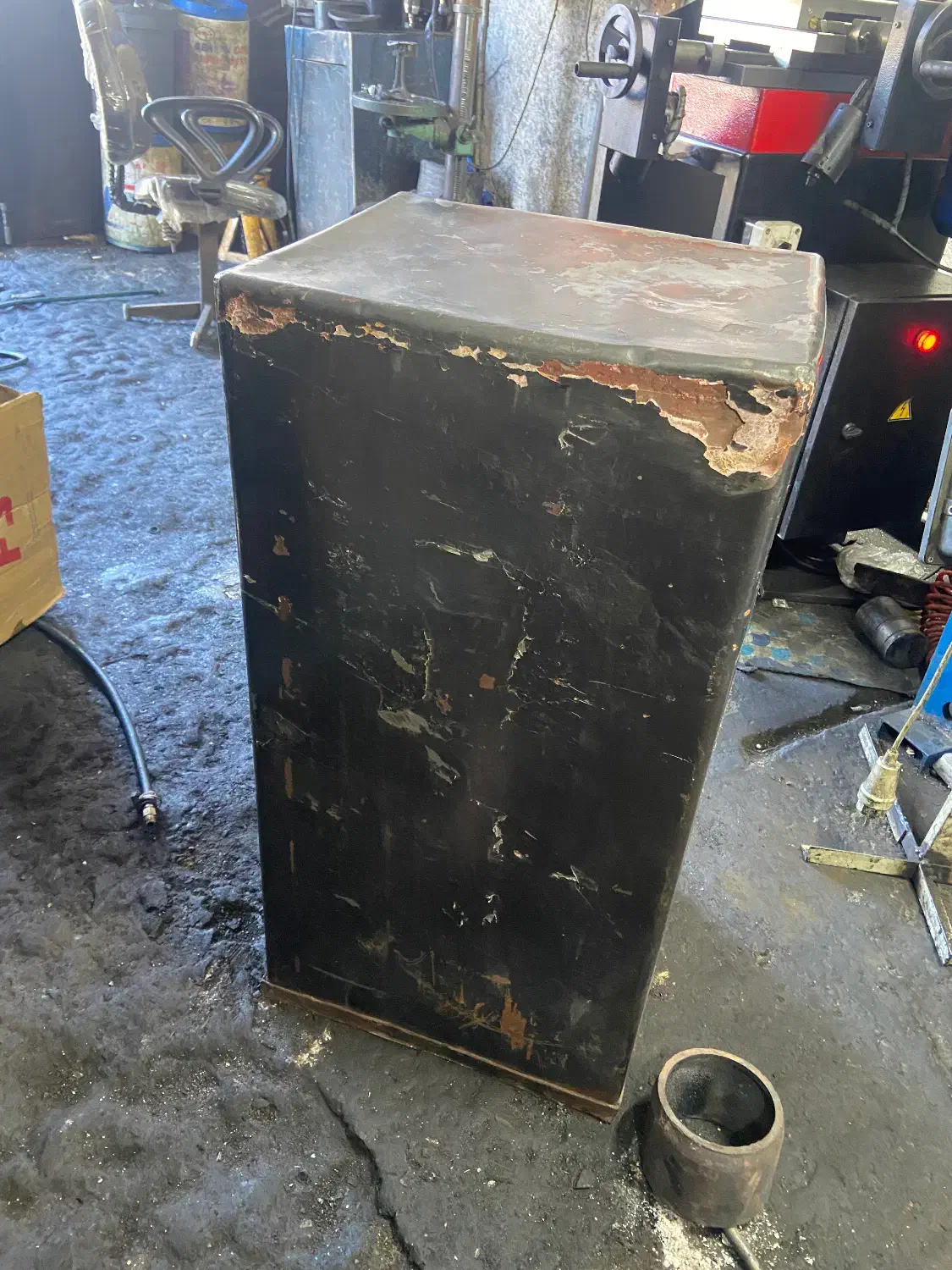 گاو صندوق قدیمی|ابزارآلات|بیرجند, |دیوار