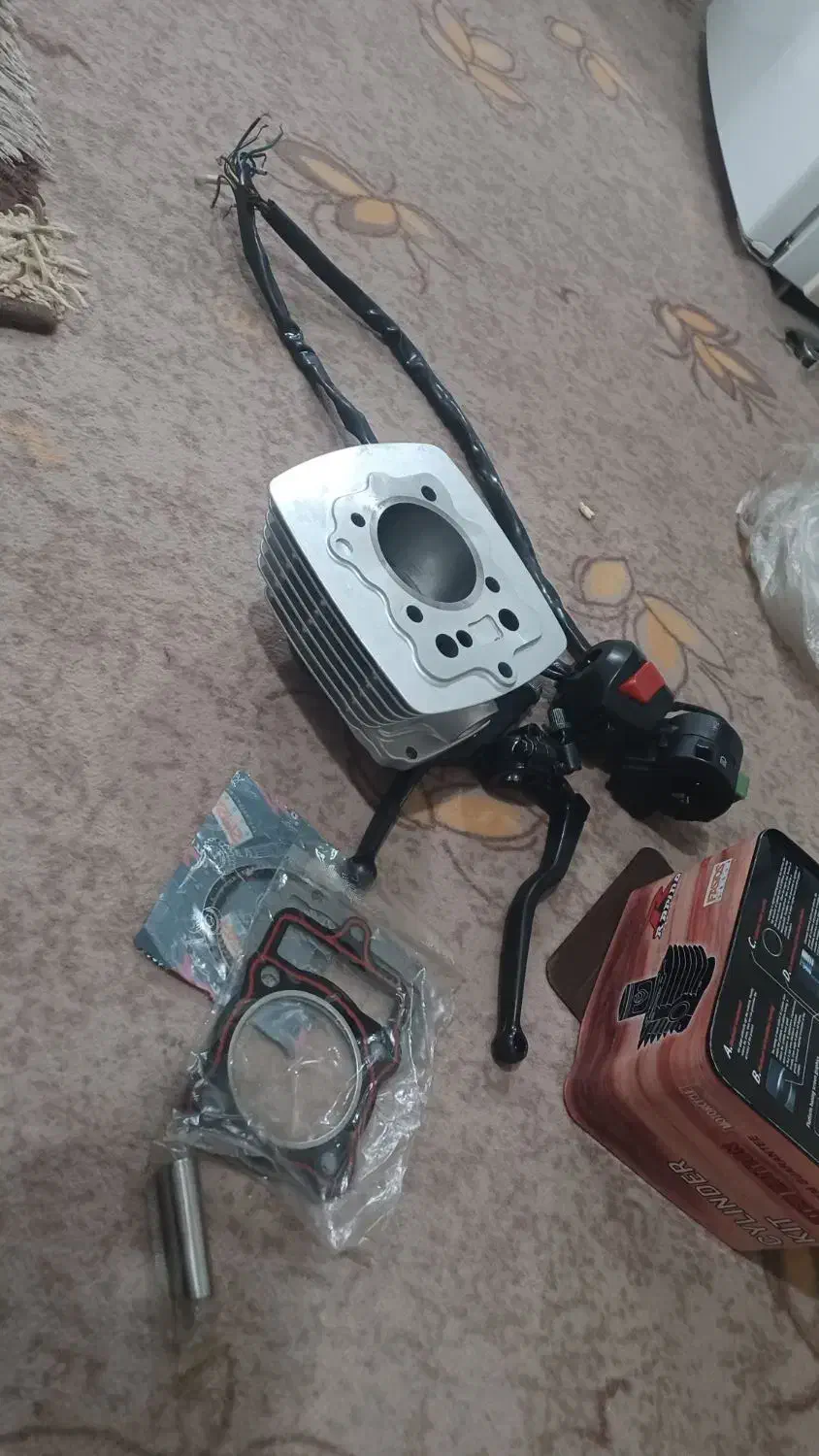 سیلندر وقلوه هوندا ۱۵۰cc|قطعات یدکی و لوازم جانبی|قروه, |دیوار