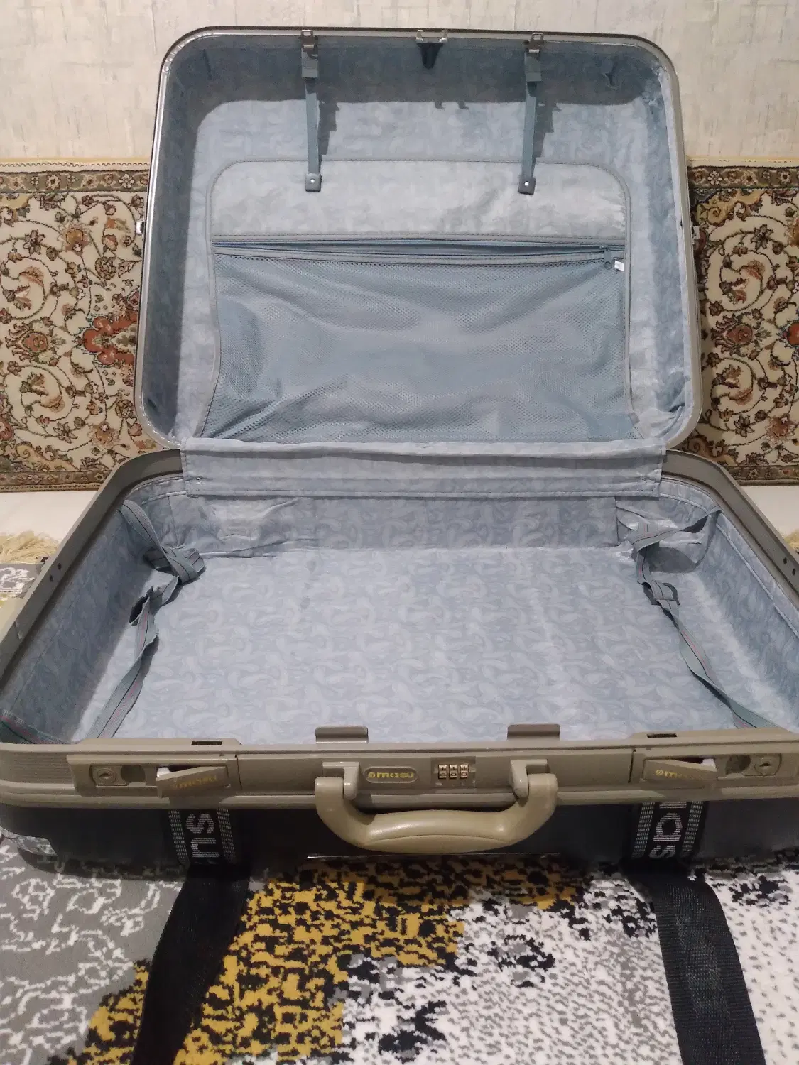 چمدان درحدنو|کیف، کفش، کمربند|قم, سعادتی|دیوار