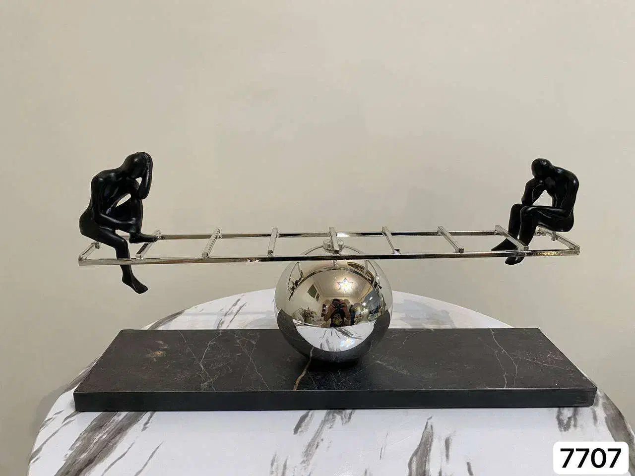 مجسمه دکوری نردبان تراز و اوریب|مجسمه، تندیس، ماکت|تهران, شوش (باغ آذری)|دیوار