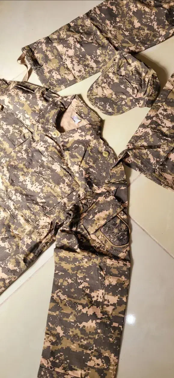 لباس نظامی|لباس|اهواز, زندوکیلی|دیوار