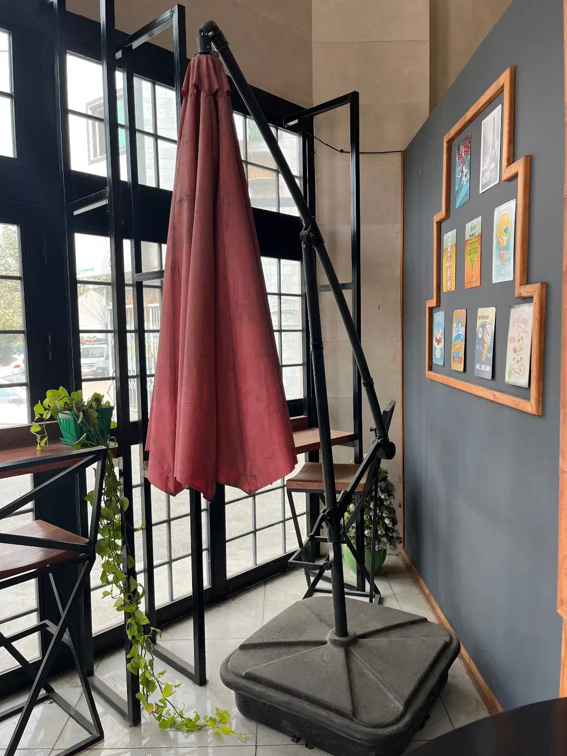 سایبان و‌ چتر پایه از بغل|کافی‌شاپ و رستوران|قائم‌شهر, |دیوار