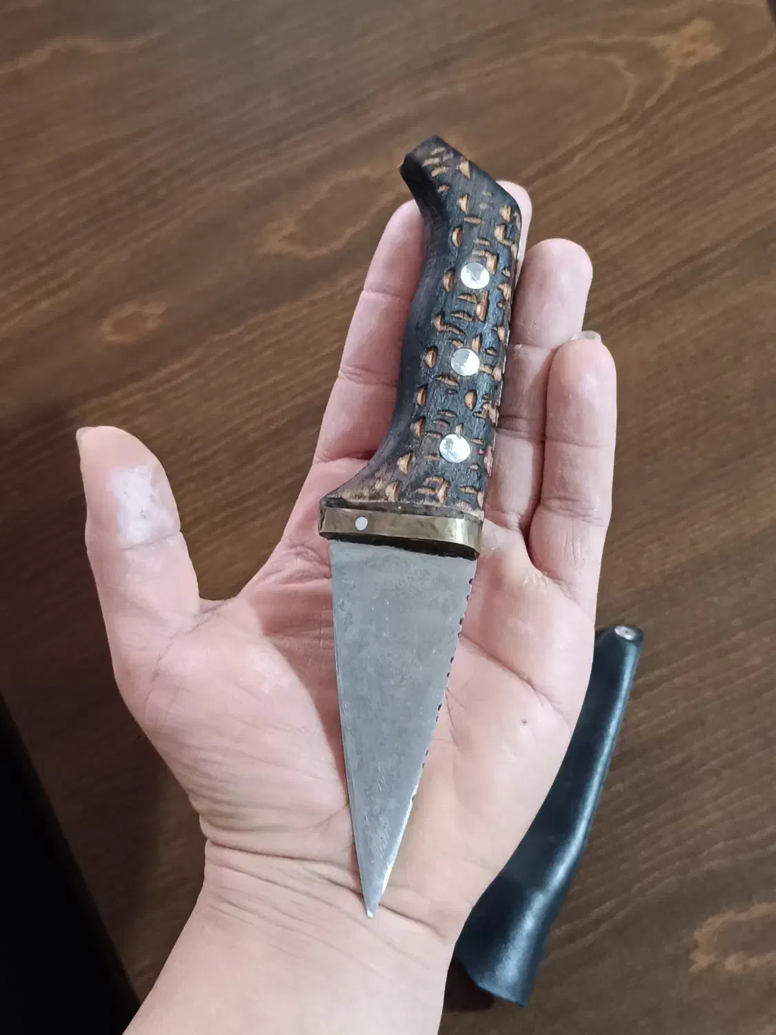 چاقو نوک سوزنی|کلکسیون اشیاء عتیقه|شیراز, گویم|دیوار