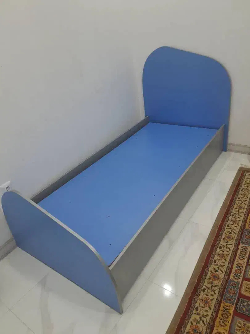 تخت و کمد سالم بدون خط و خش|تخت و سرویس خواب|امامزاده عبدالله, |دیوار