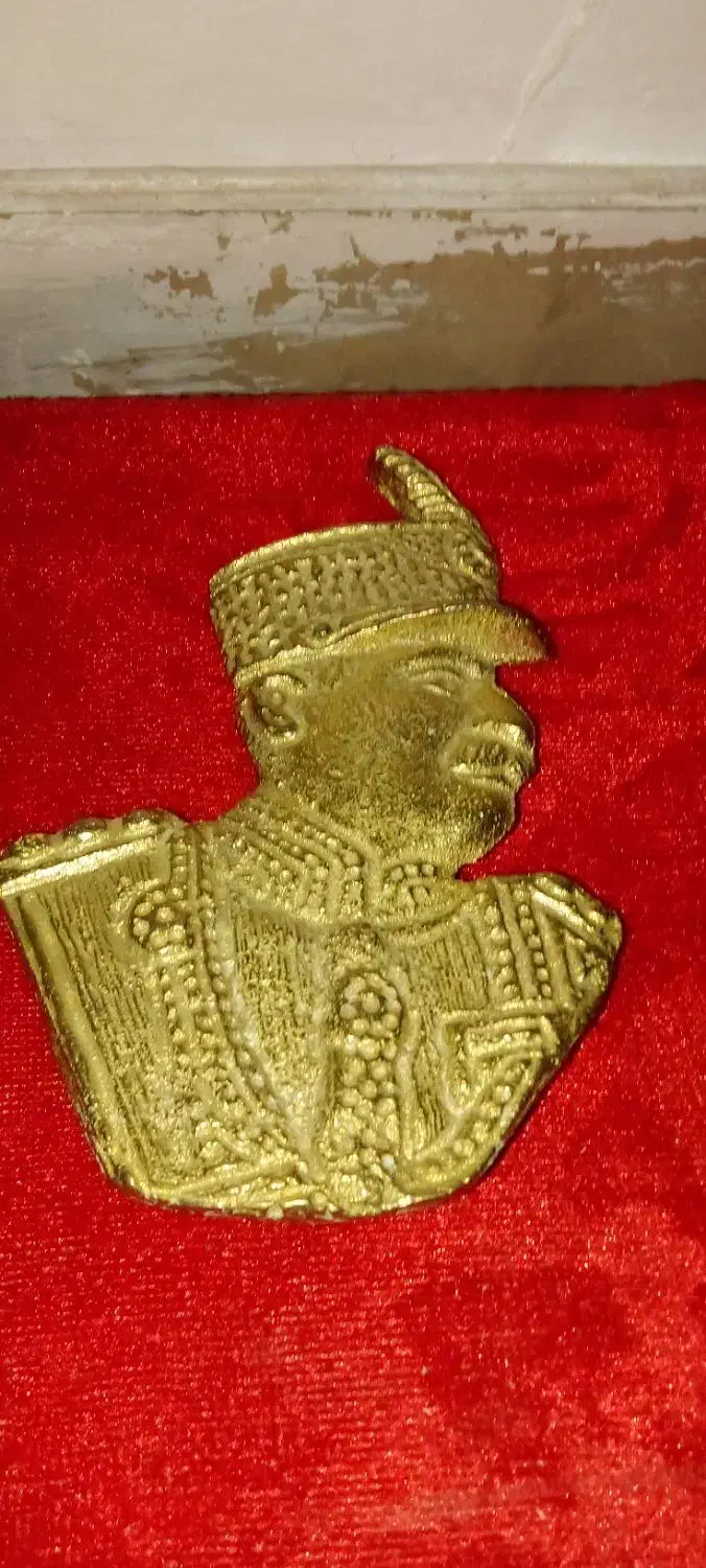 تندیس برنجی شاه و فرح|مجسمه، تندیس، ماکت|اراک, |دیوار