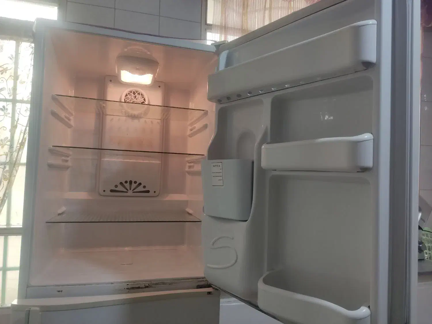 فروش یخچال سونیا|یخچال و فریزر|ساوه, |دیوار